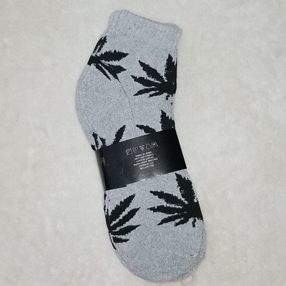 Leaf print low socks - Picture 2 of 3
